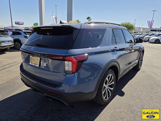 Certified 2025 Ford Explorer ST-Line w/ Premium Package RWD image 7