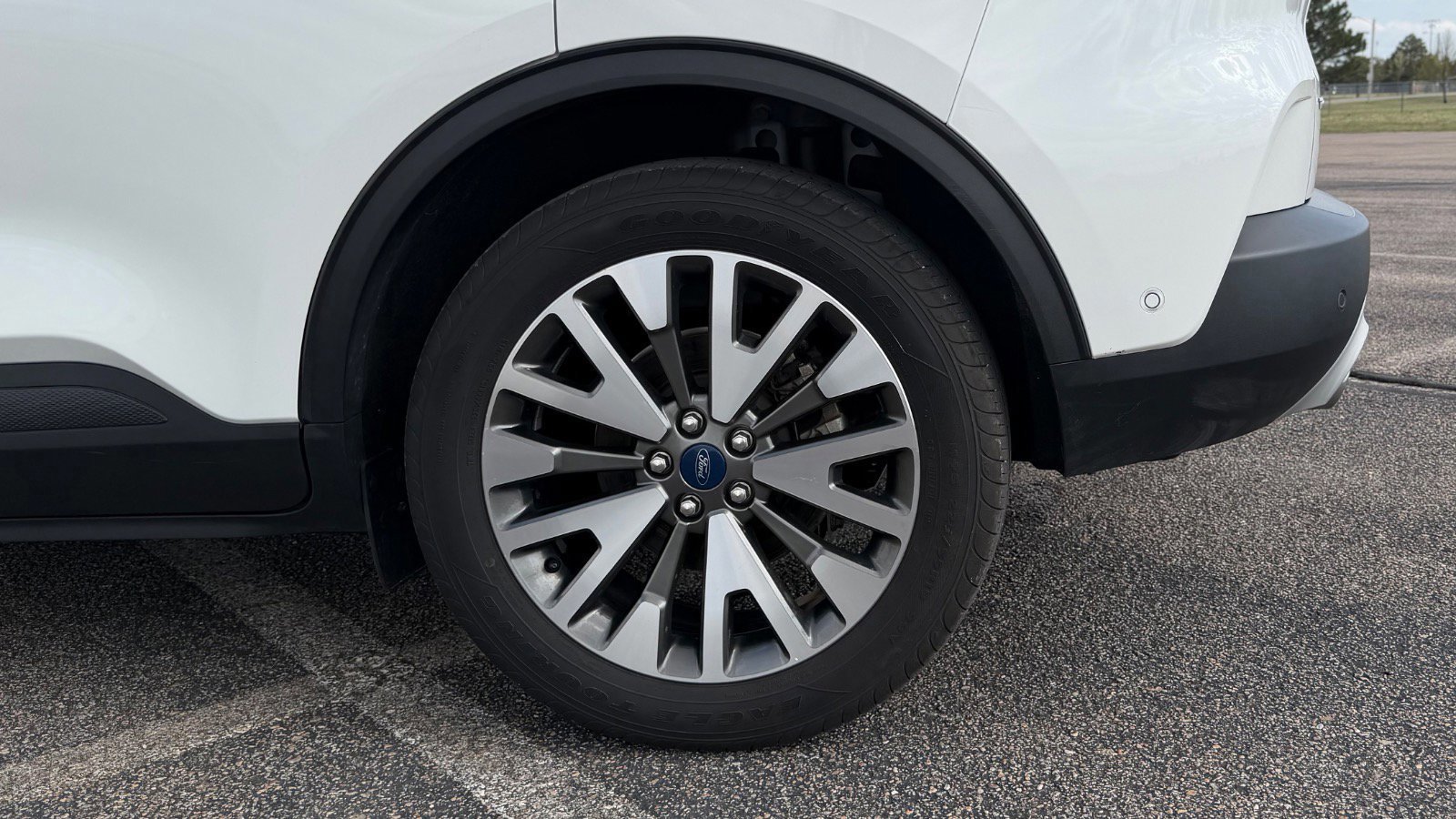 Certified 2020 Ford Escape Titanium w/ Titanium Premium Package 2.0 FWD image 15