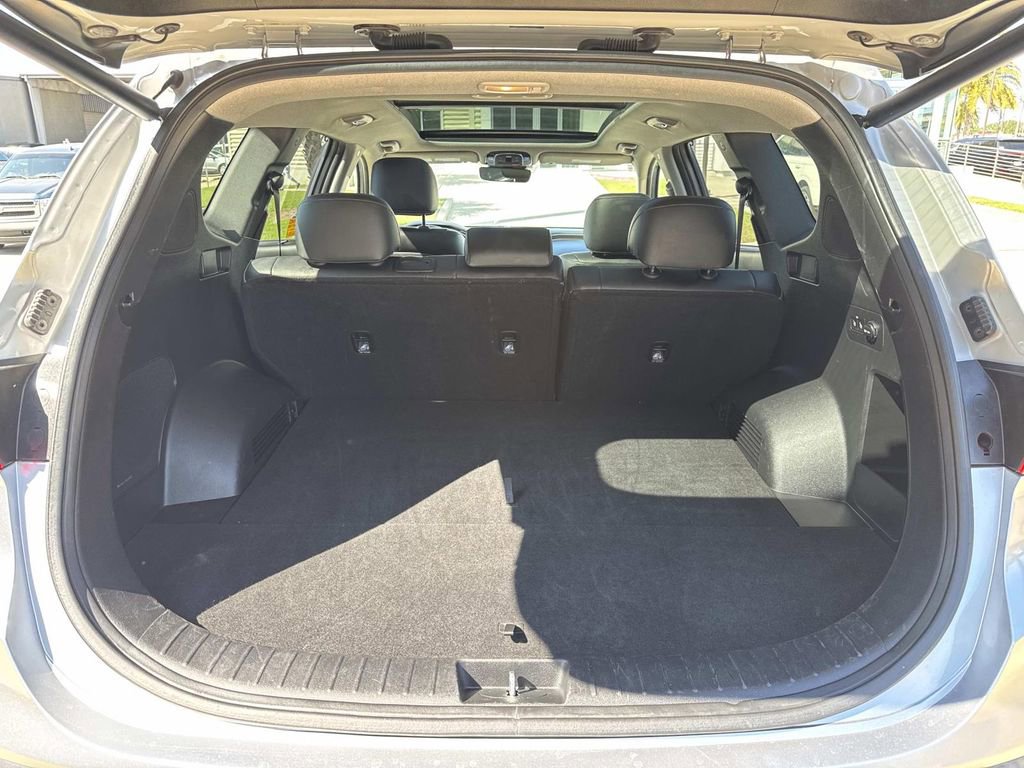 Used 2023 Hyundai Santa Fe Limited image 11
