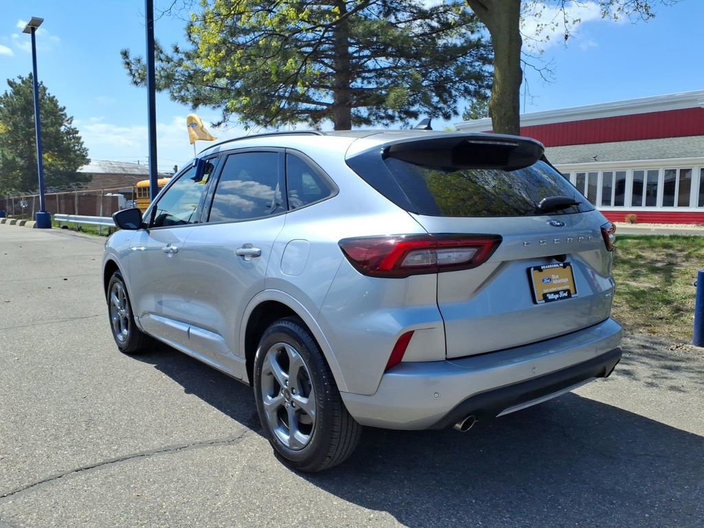 Certified 2024 Ford Escape ST-Line w/ Tech Pack #1 AWD/4WD image 11