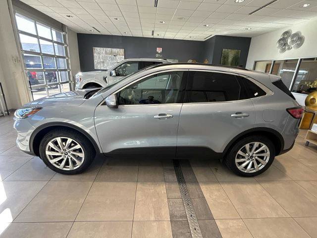 Certified 2022 Ford Escape Titanium w/ Titanium Elite Package image 2