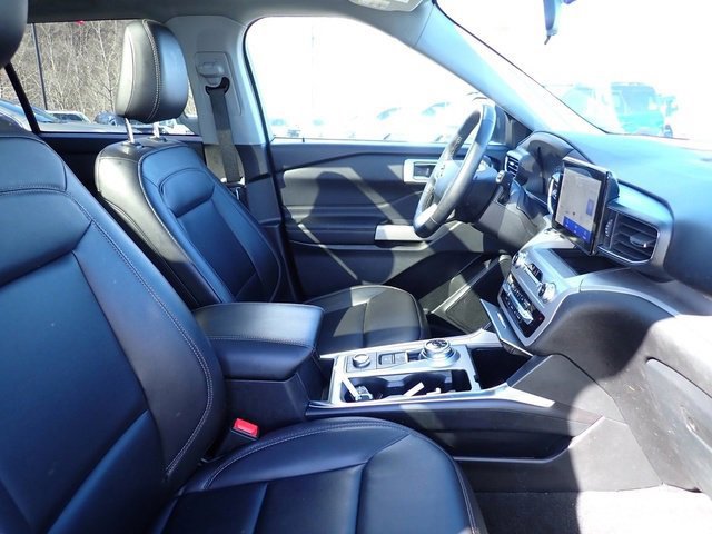 Certified 2023 Ford Explorer XLT w/ Equipment Group 202A image 11