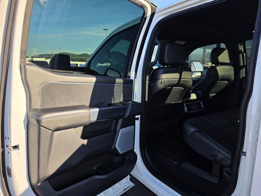 Certified 2025 Ford F450 Platinum w/ FX4 Off-Road Package AWD/4WD image 11