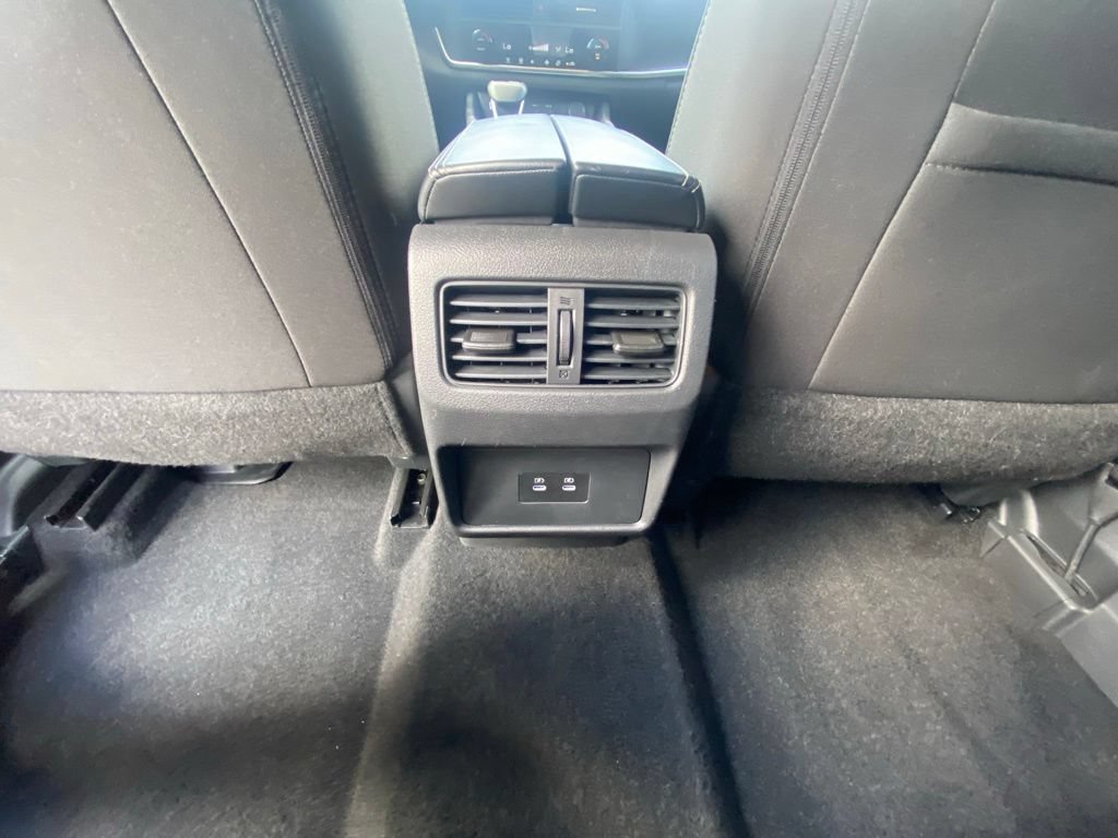 Used 2024 Nissan Rogue SV AWD/4WD image 23
