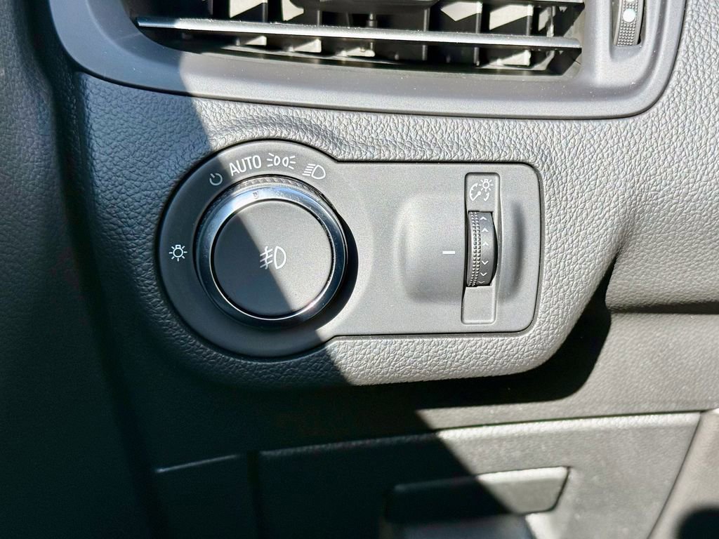 Used 2020 Buick Envision Essence image 26