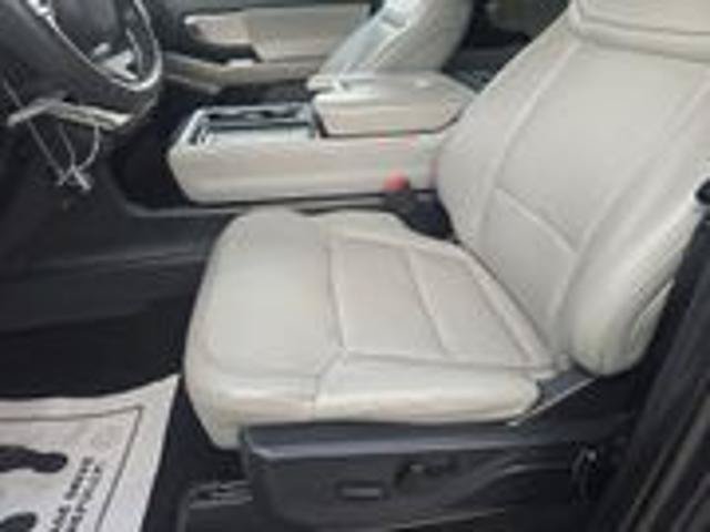 Certified 2025 Ford Expedition Active AWD/4WD image 8