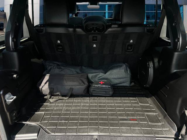 Used 2019 Jeep Wrangler Unlimited Sahara w/ Quick Order Package 24M Moab AWD/4WD image 18