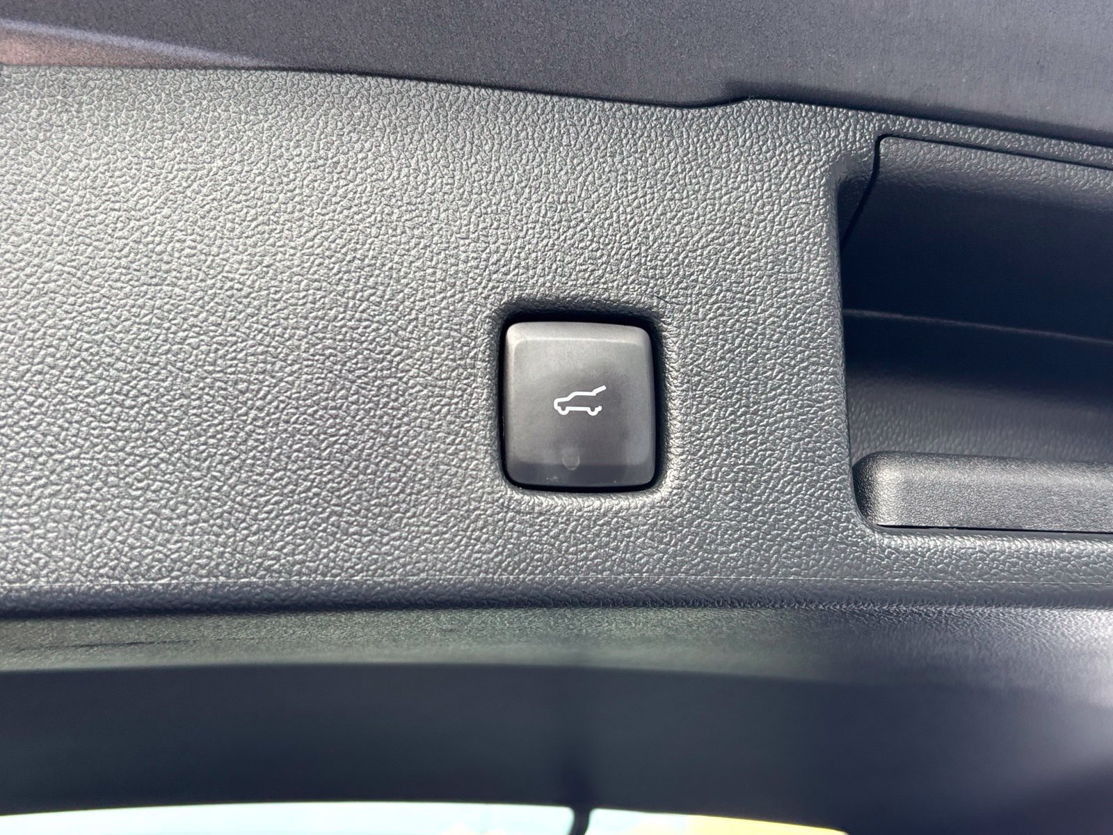 Certified 2023 Ford Escape Platinum AWD/4WD image 17