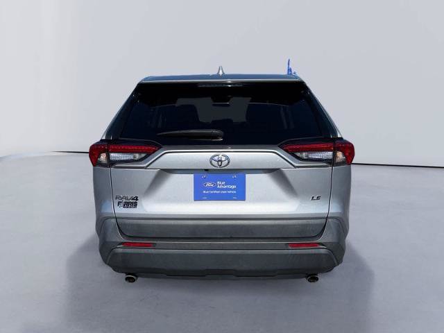 Used 2022 Toyota RAV4 LE FWD image 4
