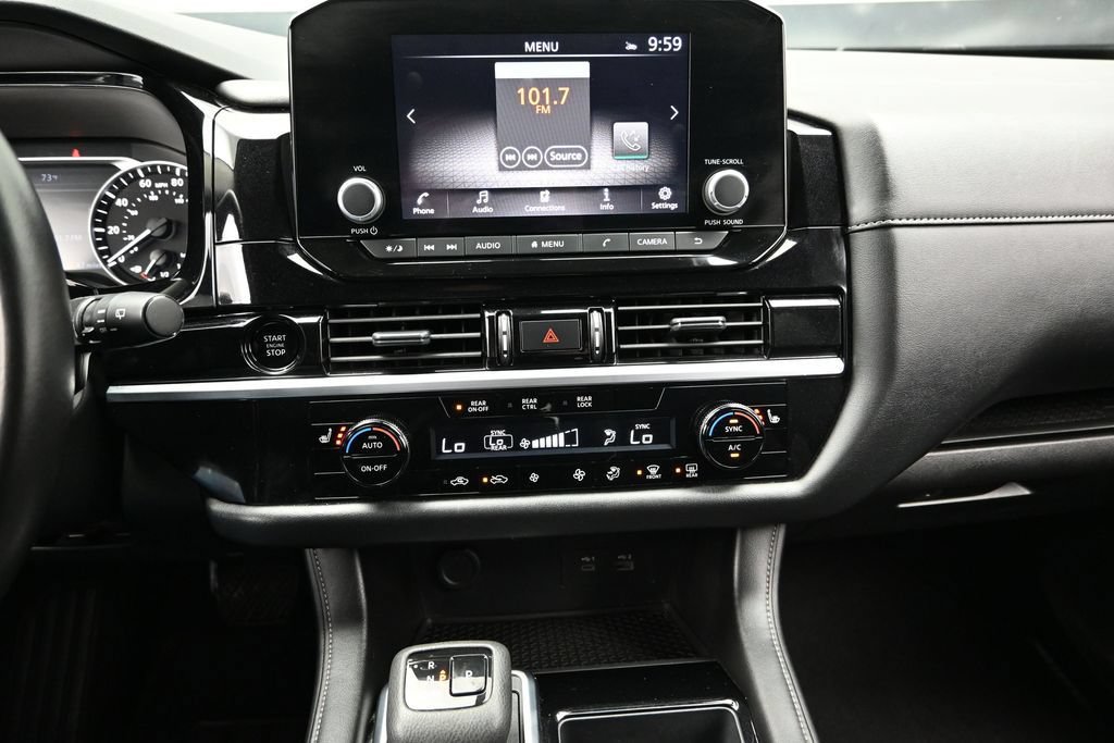 Used 2025 Nissan Pathfinder SV FWD image 41