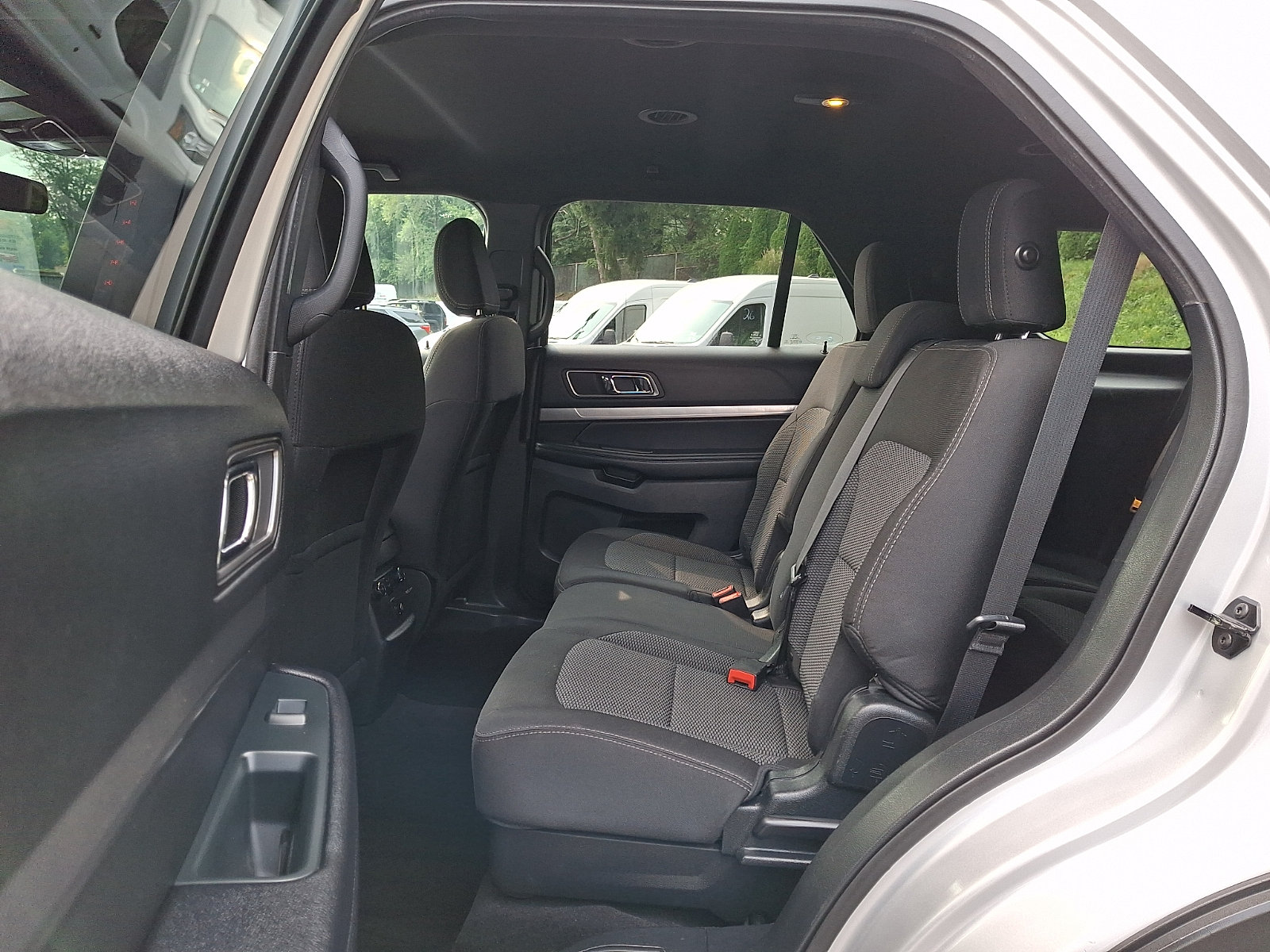 Certified 2018 Ford Explorer XLT w/ Equipment Group 201A AWD/4WD image 11