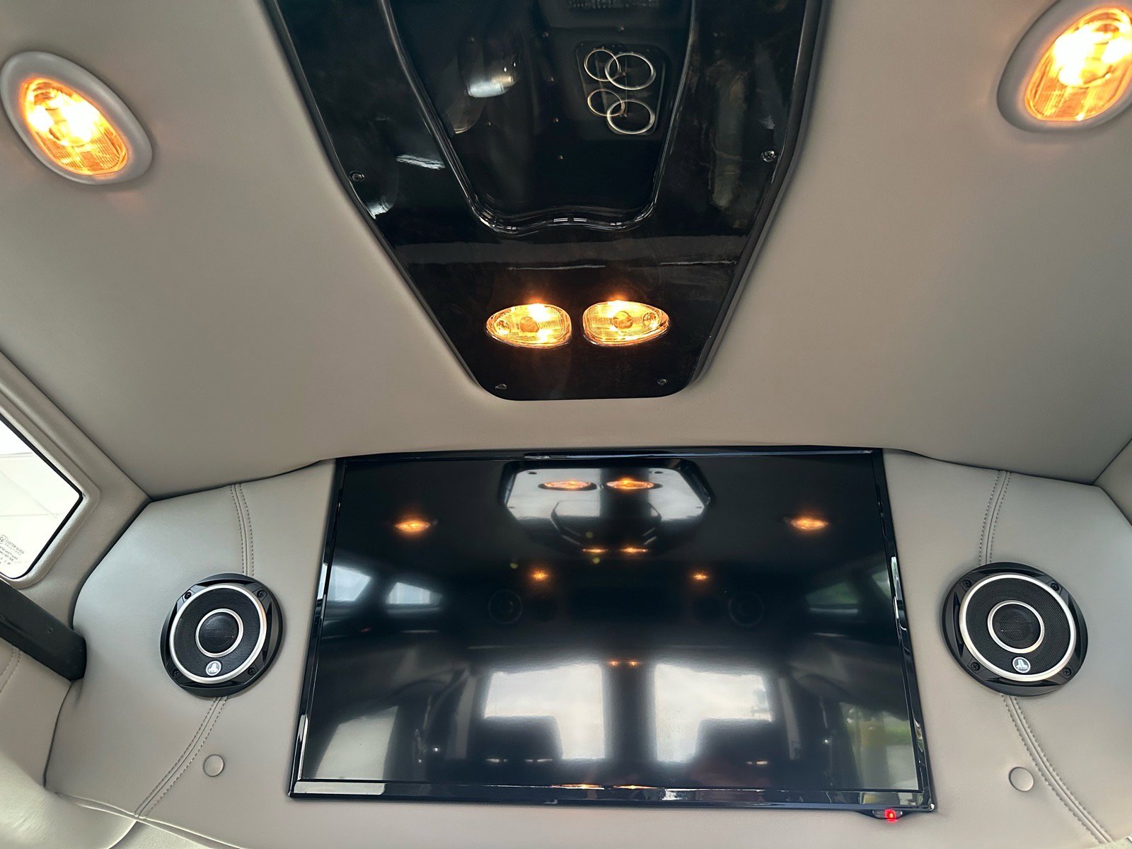 Used 2020 Chevrolet Express 2500 w/ Enhanced Convenience Package RWD image 40