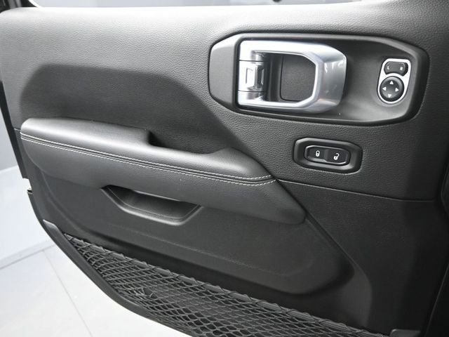 Used 2022 Jeep Wrangler Unlimited Sahara image 19