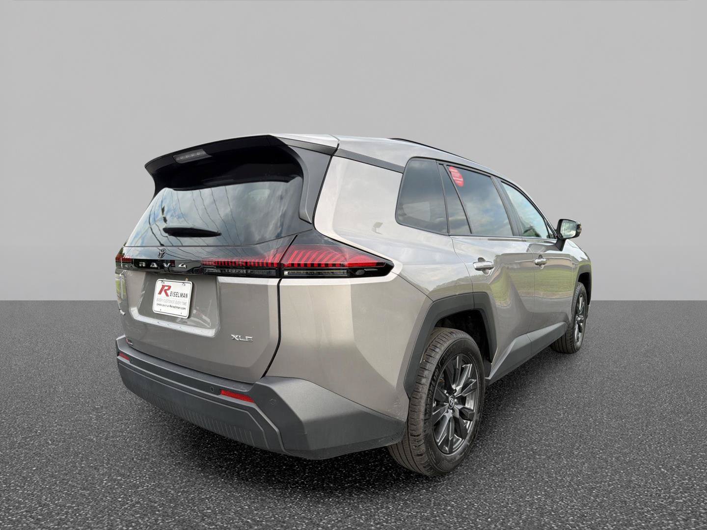 Used 2026 Toyota RAV4 XLE Premium FWD image 8