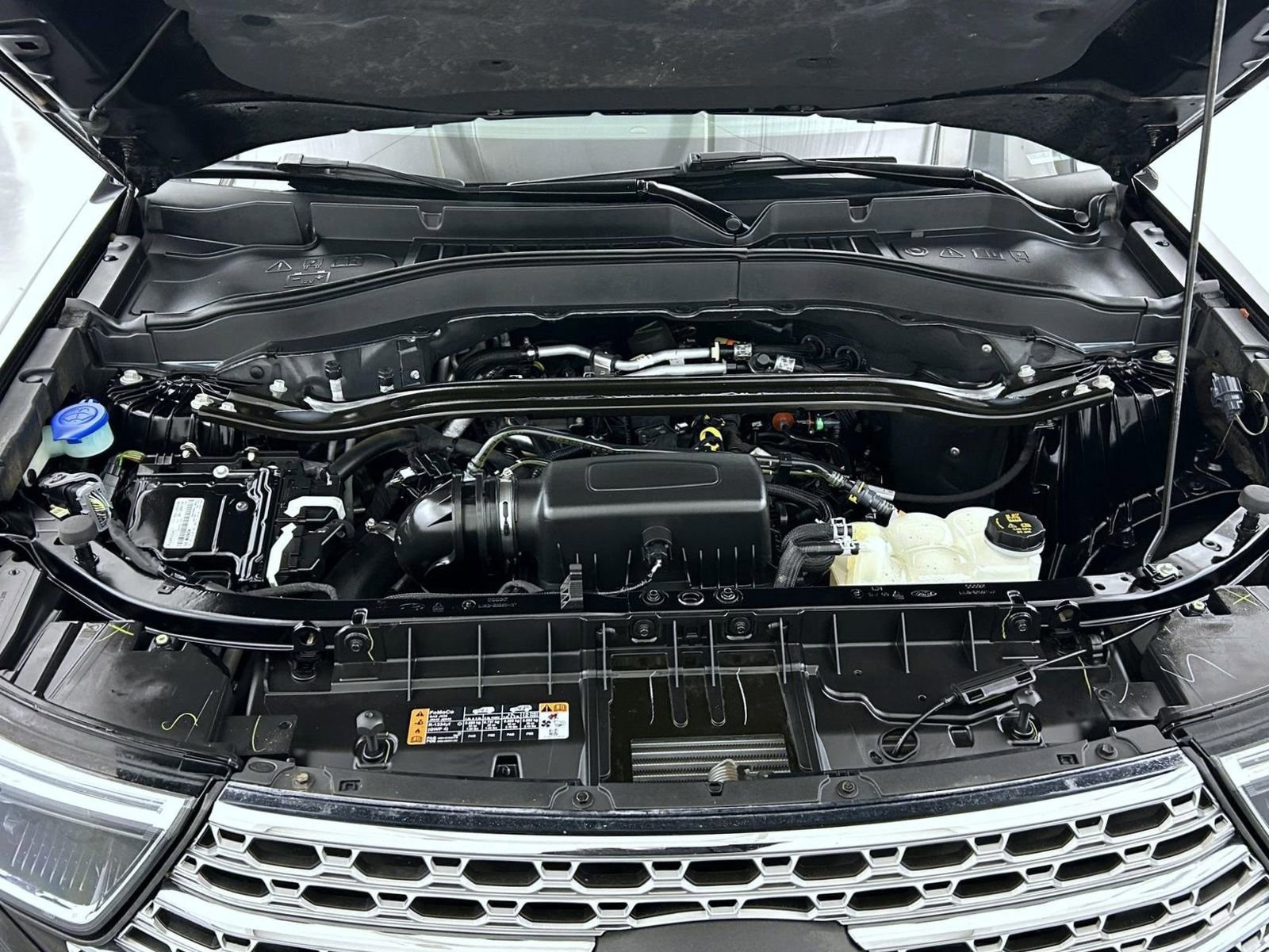 Certified 2021 Ford Explorer Limited w/ Equipment Group 301A image 26