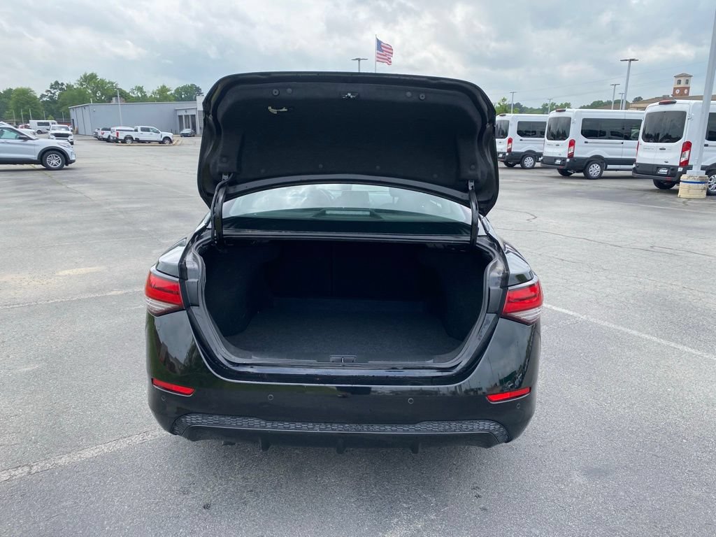 Used 2025 Nissan Sentra SV FWD image 9