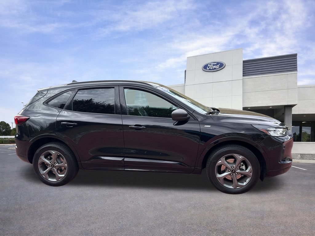 Certified 2024 Ford Escape ST-Line AWD/4WD image 10