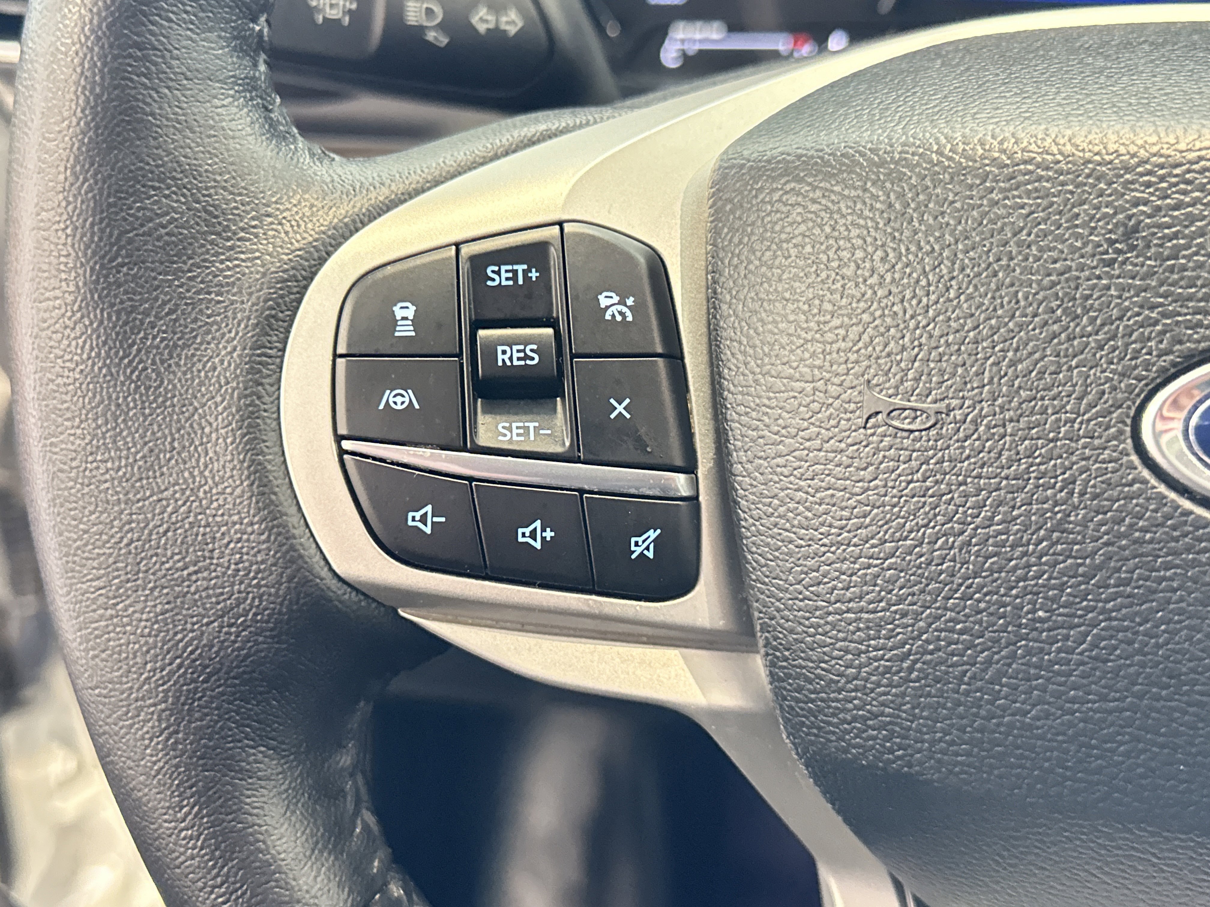 Certified 2023 Ford Explorer Limited w/ Equipment Group 301A image 39