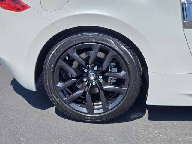 Used 2020 Nissan 370Z Coupe RWD image 10
