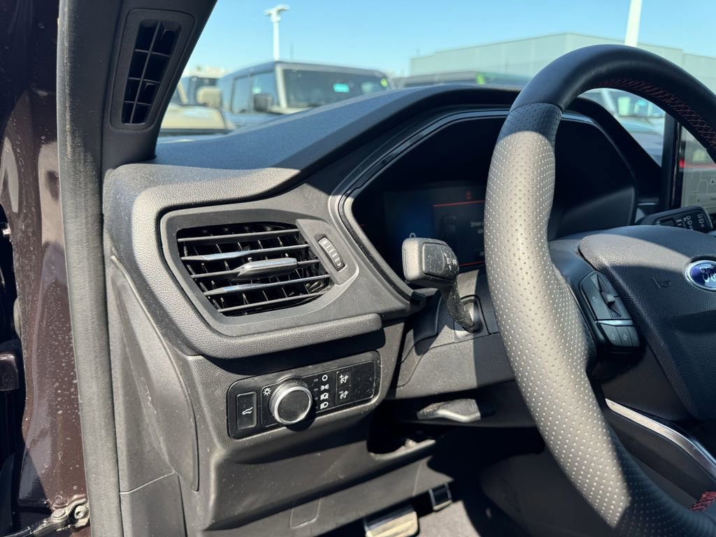 Certified 2023 Ford Escape ST-Line w/ Tech Pack #1 image 16