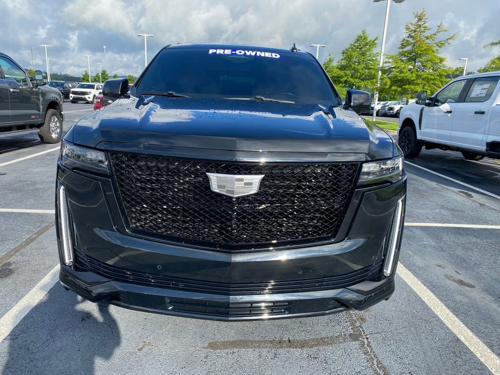 Used 2023 Cadillac Escalade Sport w/ LPO, ONYX Package AWD/4WD image 2