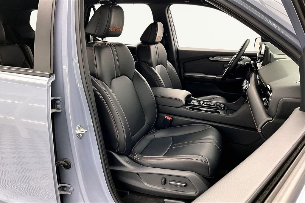 Used 2023 Honda Pilot TrailSport image 9