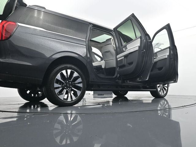 Certified 2025 Ford Expedition Max Platinum w/ Driver's Package AWD/4WD image 44