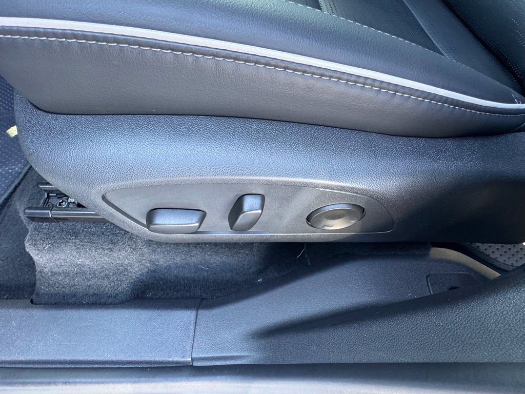Used 2025 Buick Enclave Sport Touring w/ Power Package FWD image 10
