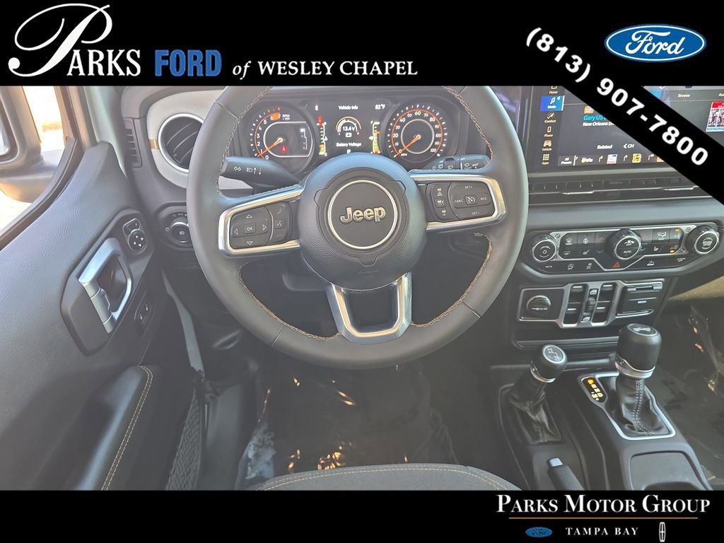 Used 2024 Jeep Wrangler Sahara image 11