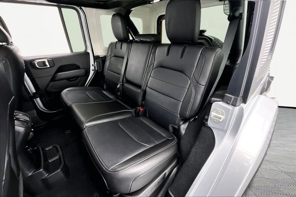 Used 2023 Jeep Wrangler Unlimited Sahara image 26
