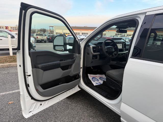 Certified 2023 Ford F250 XLT w/ F-250 >10K GVWR Package image 9