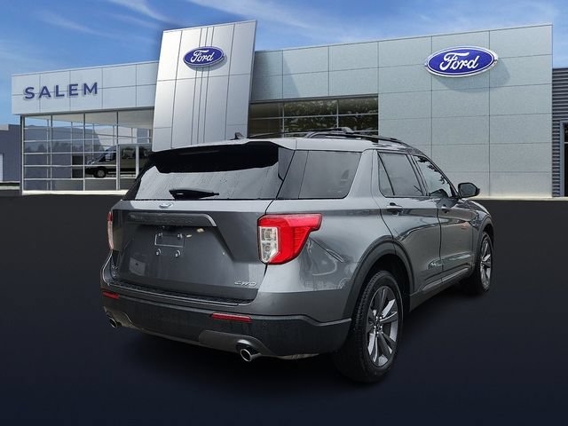 Certified 2022 Ford Explorer XLT w/ Equipment Group 202A AWD/4WD image 3