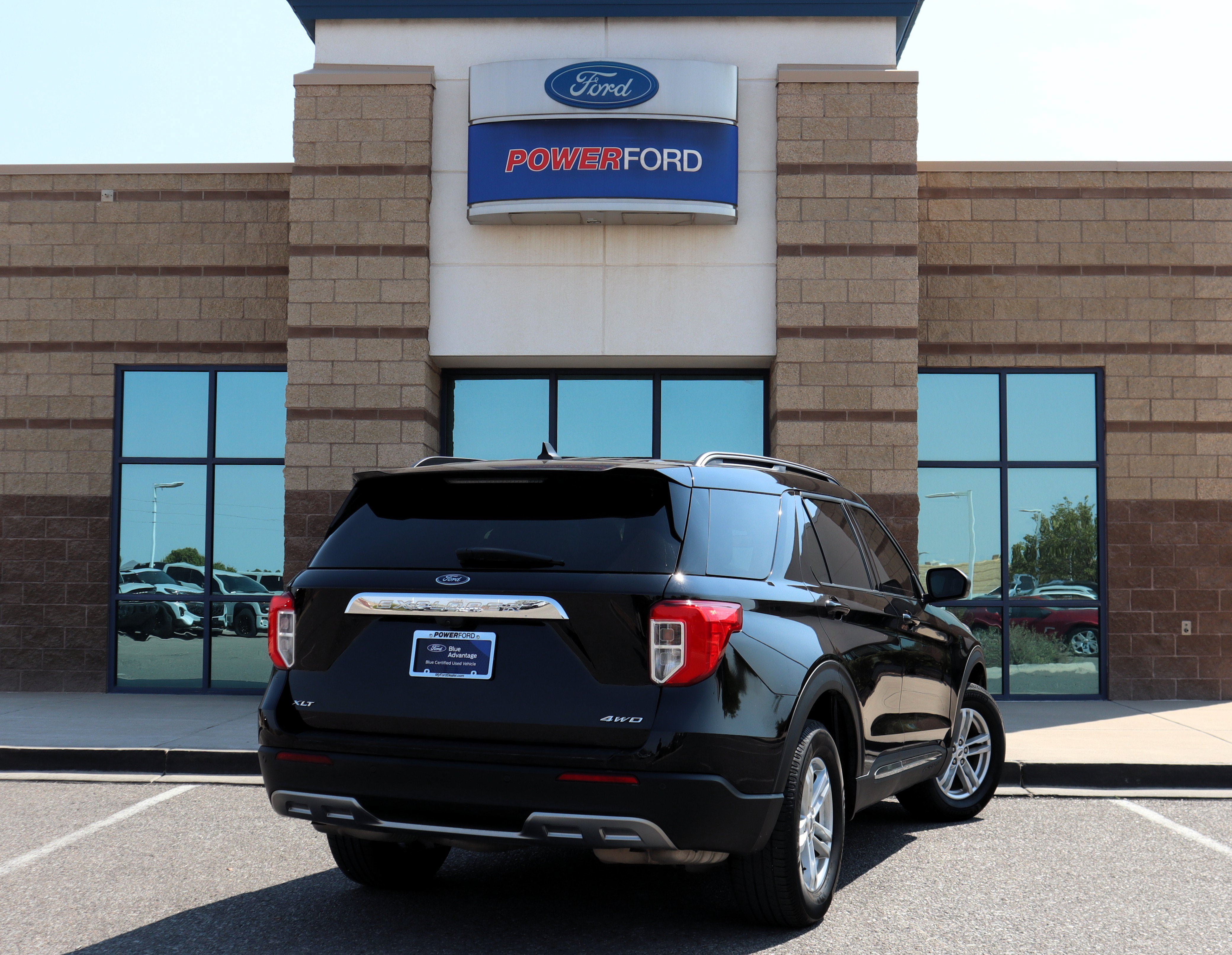 Certified 2023 Ford Explorer XLT w/ Equipment Group 202A AWD/4WD image 6