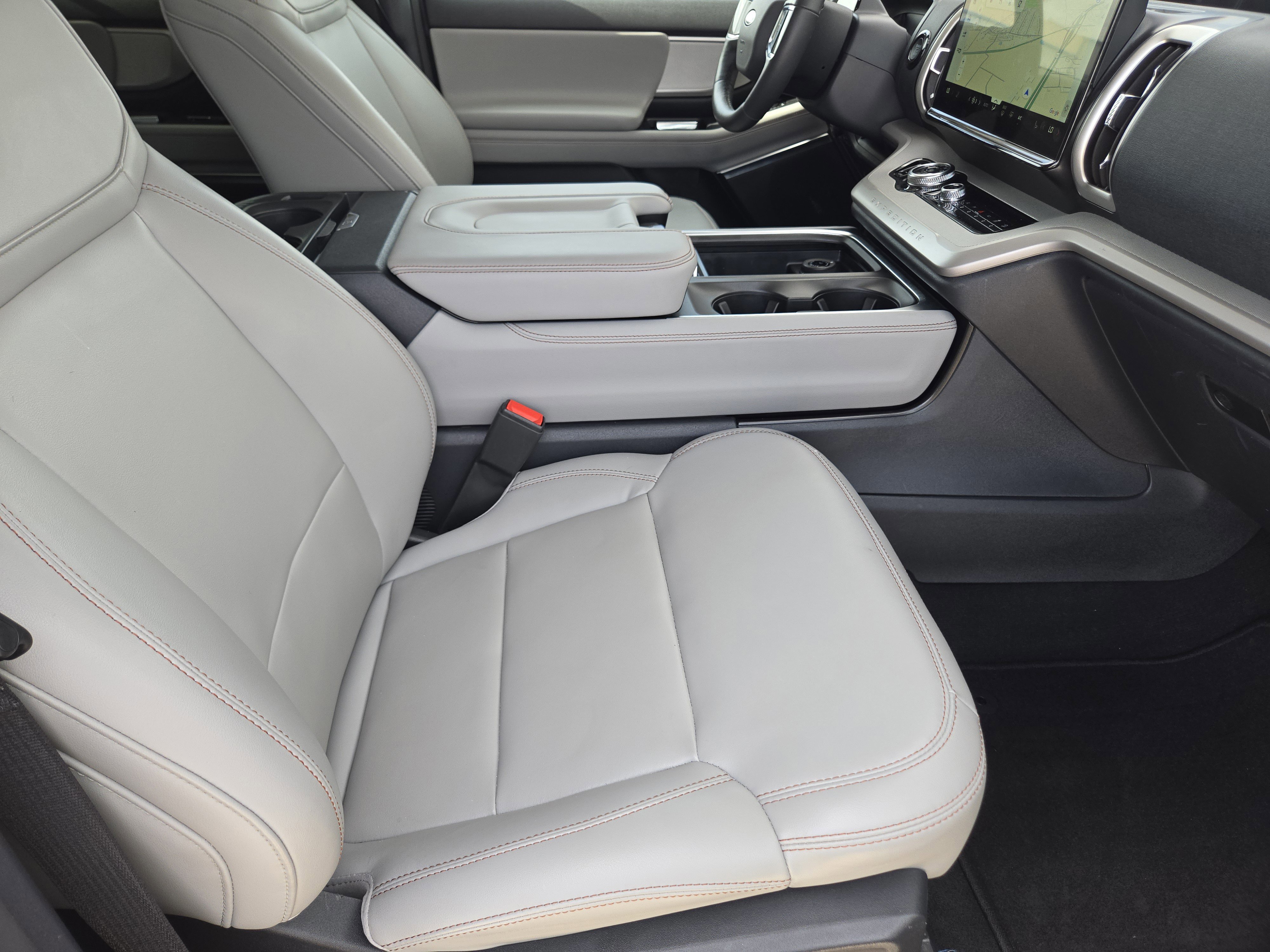 Certified 2025 Ford Expedition Active AWD/4WD image 14