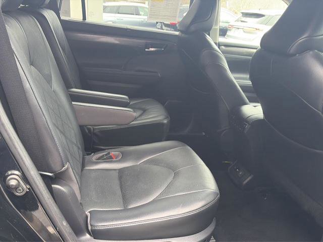 Used 2021 Toyota Highlander Platinum image 13