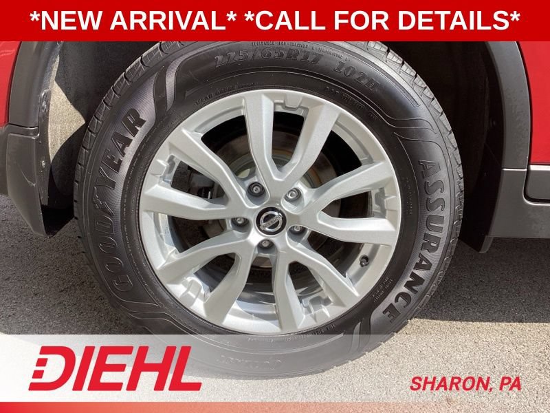 Used 2017 Nissan Rogue SV AWD/4WD image 9