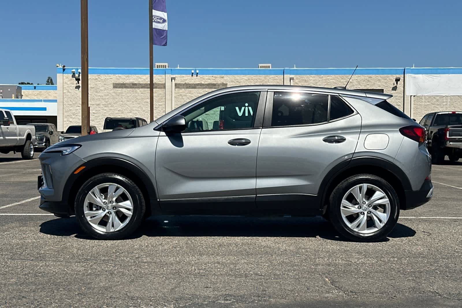 Used 2025 Buick Encore GX Preferred AWD/4WD image 5