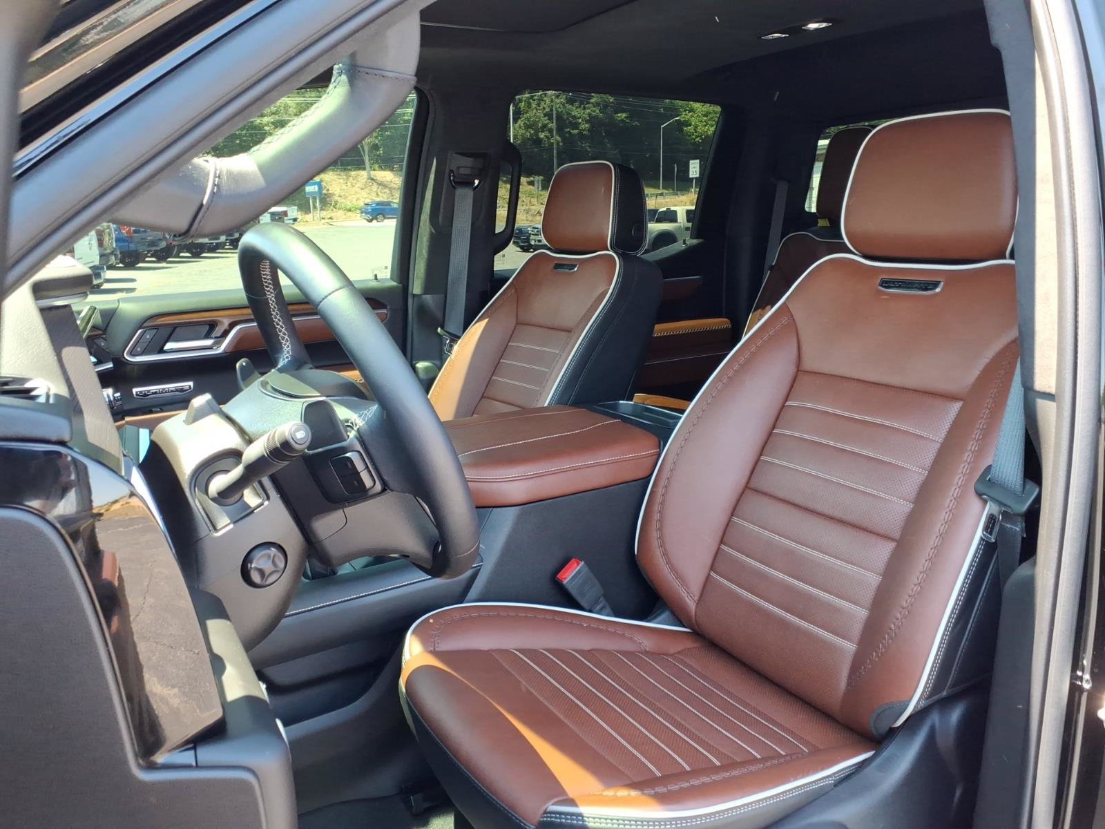 Used 2025 GMC Sierra 1500 Denali Ultimate AWD/4WD image 12