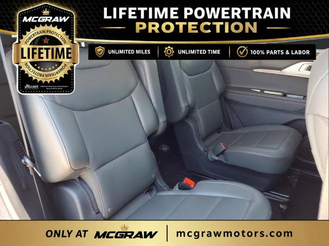 Certified 2025 Ford Explorer Active w/ Active Comfort Package AWD/4WD image 13