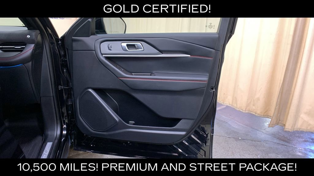 Certified 2025 Ford Explorer ST-Line w/ Premium Package AWD/4WD image 11