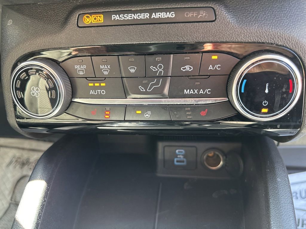 Certified 2022 Ford Escape SE w/ Cold Weather Package AWD/4WD image 19