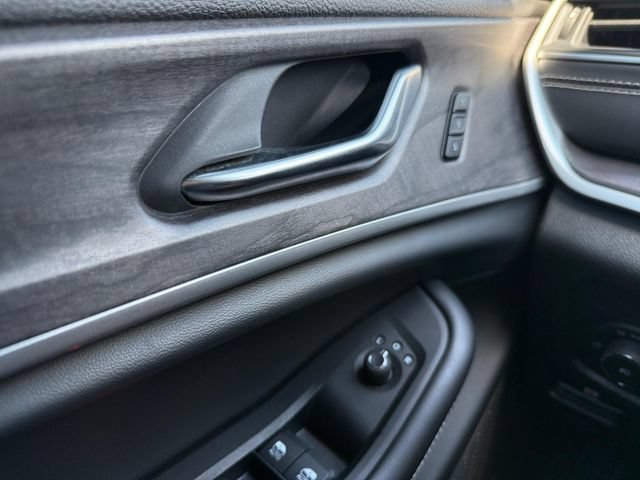 Used 2021 Jeep Grand Cherokee L Limited AWD/4WD image 28