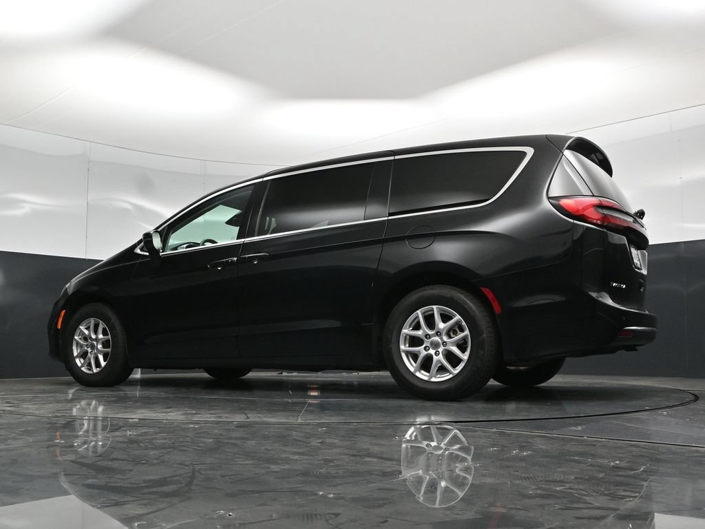 Used 2024 Chrysler Pacifica Touring-L FWD image 54