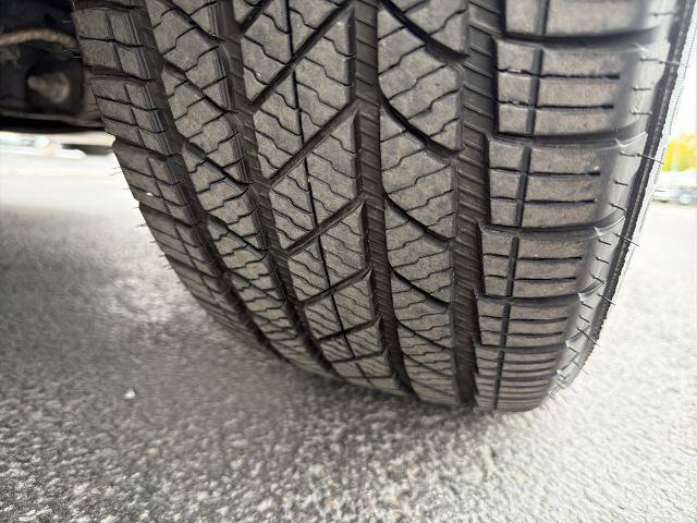 Certified 2021 Ford Explorer XLT w/ Equipment Group 202A AWD/4WD image 6