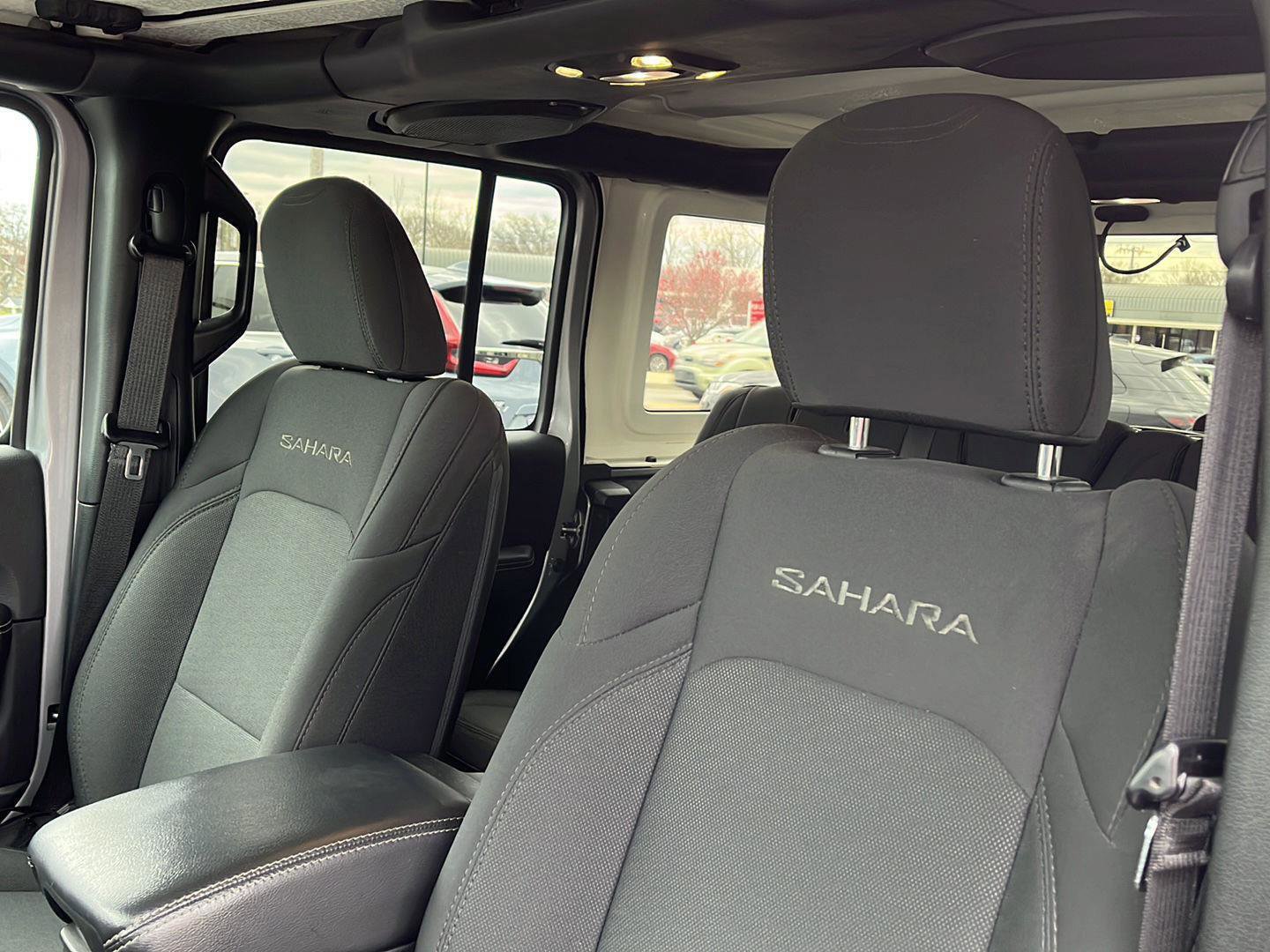 Used 2019 Jeep Wrangler Unlimited Sahara image 20