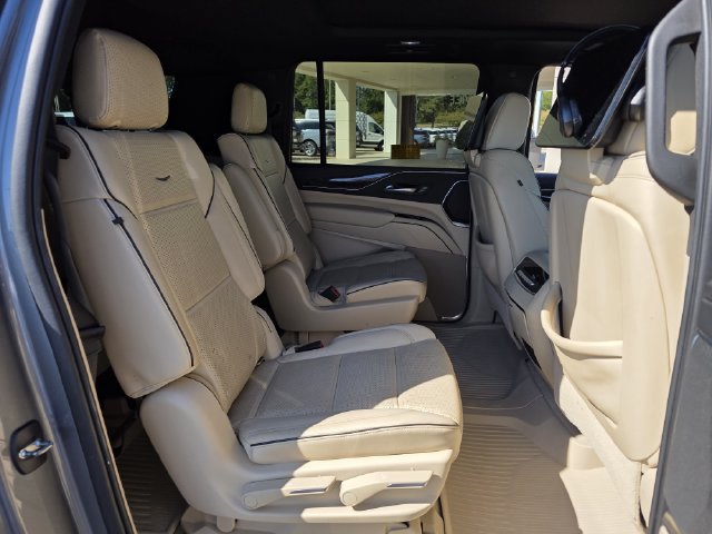 Used 2021 Cadillac Escalade ESV Premium Luxury w/ Driver Assist Tech Package AWD/4WD image 32