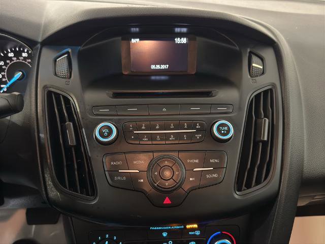 Certified 2017 Ford Focus SE image 9