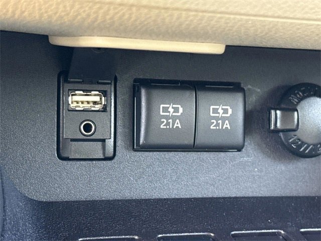 Used 2017 Toyota Highlander Limited image 38