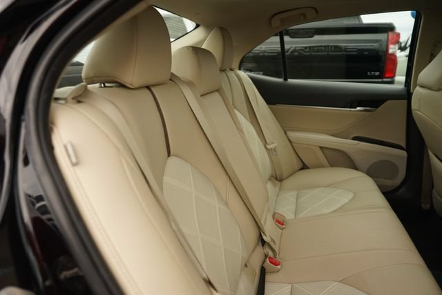Used 2018 Toyota Camry XLE FWD image 17