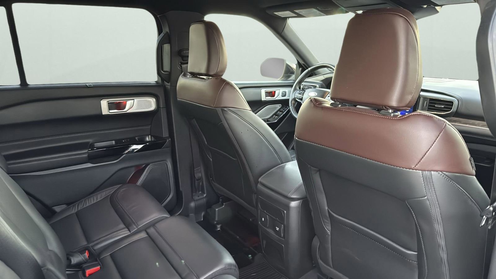 Certified 2022 Ford Explorer Platinum w/ Technology Package image 27